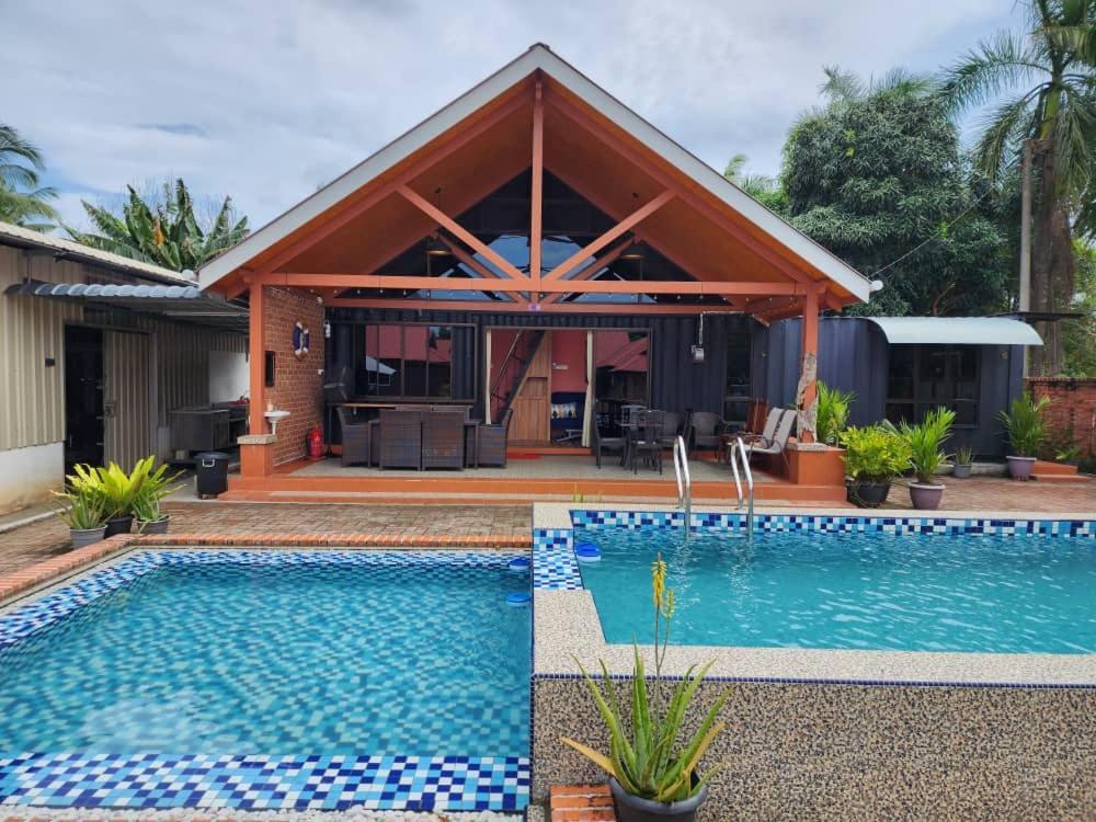 Homestay Umbai Kelana Merlimau Exterior photo