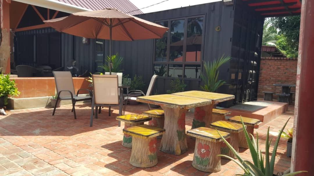 Homestay Umbai Kelana Merlimau Exterior photo