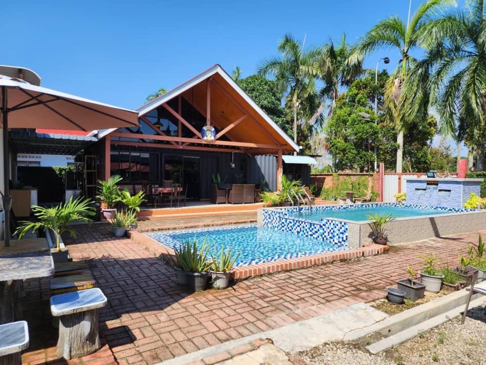 Homestay Umbai Kelana Merlimau Exterior photo